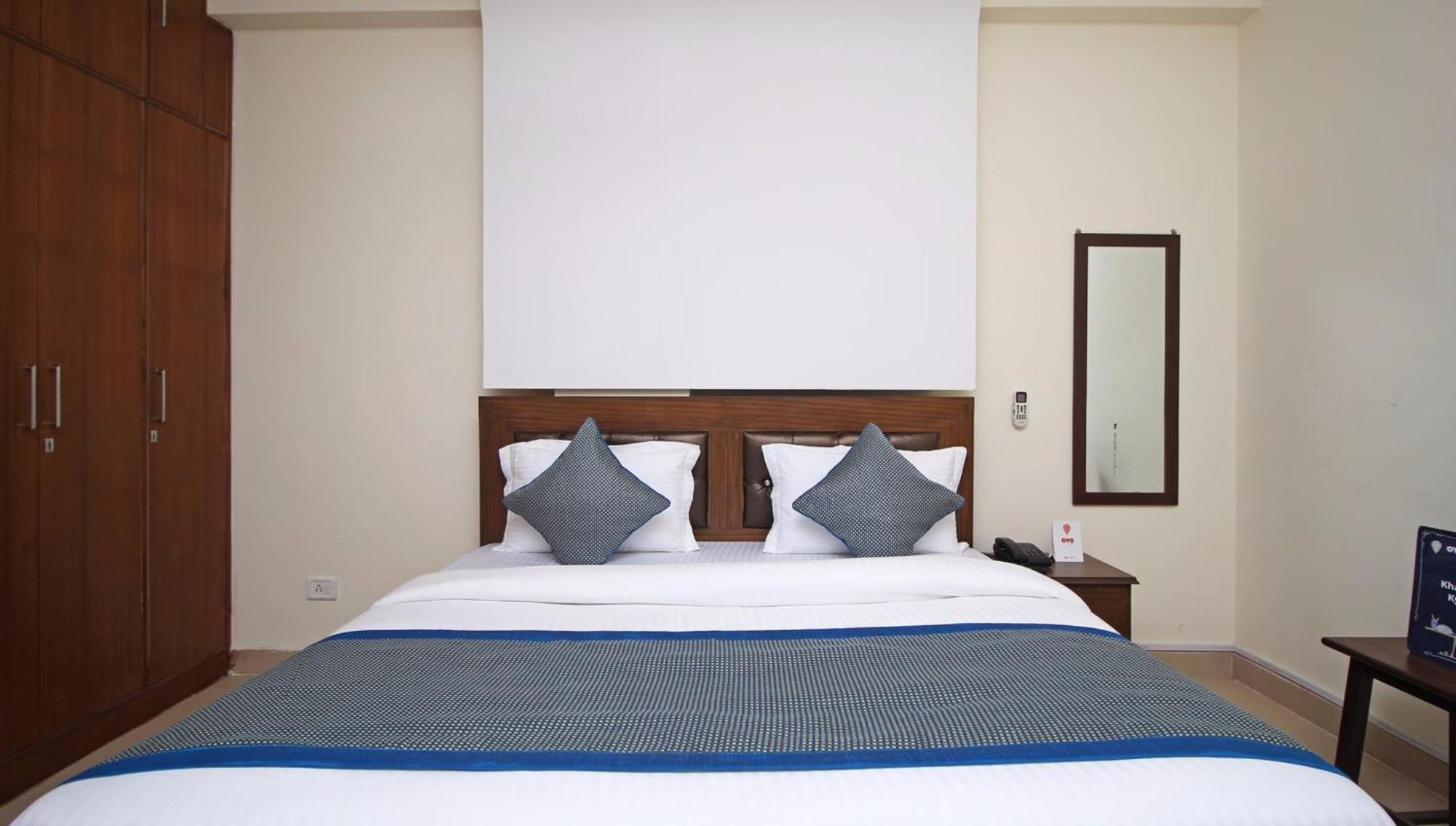 Hotel O Surya Palace Ню Делхи Екстериор снимка